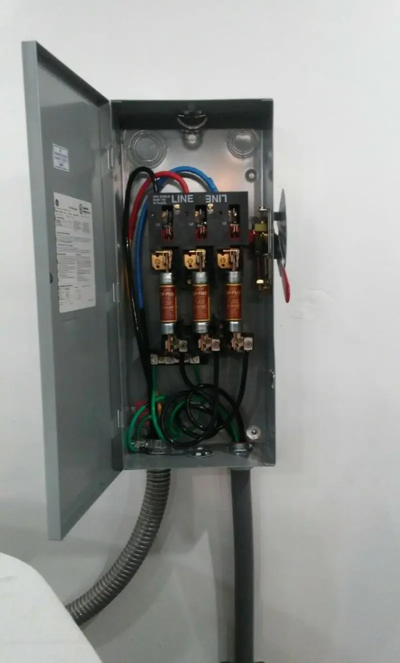 Three-phase disconnect switch installed for Smoke Detector Installation in Grandwood Park